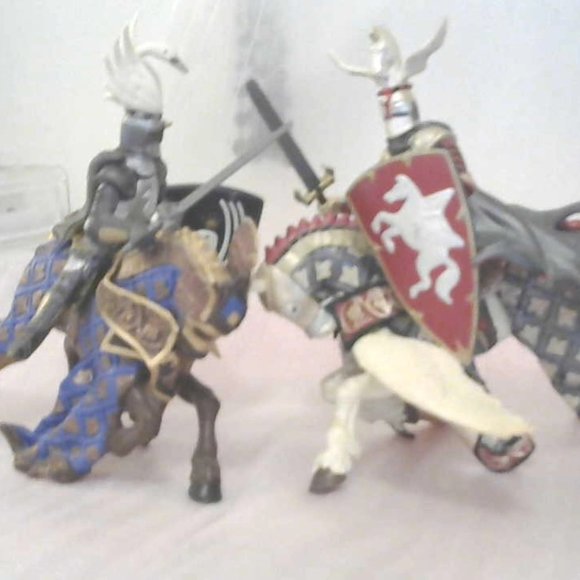 17 TH CENTERY MID EVIL NIGHTS IN ARMOR, FOR BATTLE - Picture 1 of 3